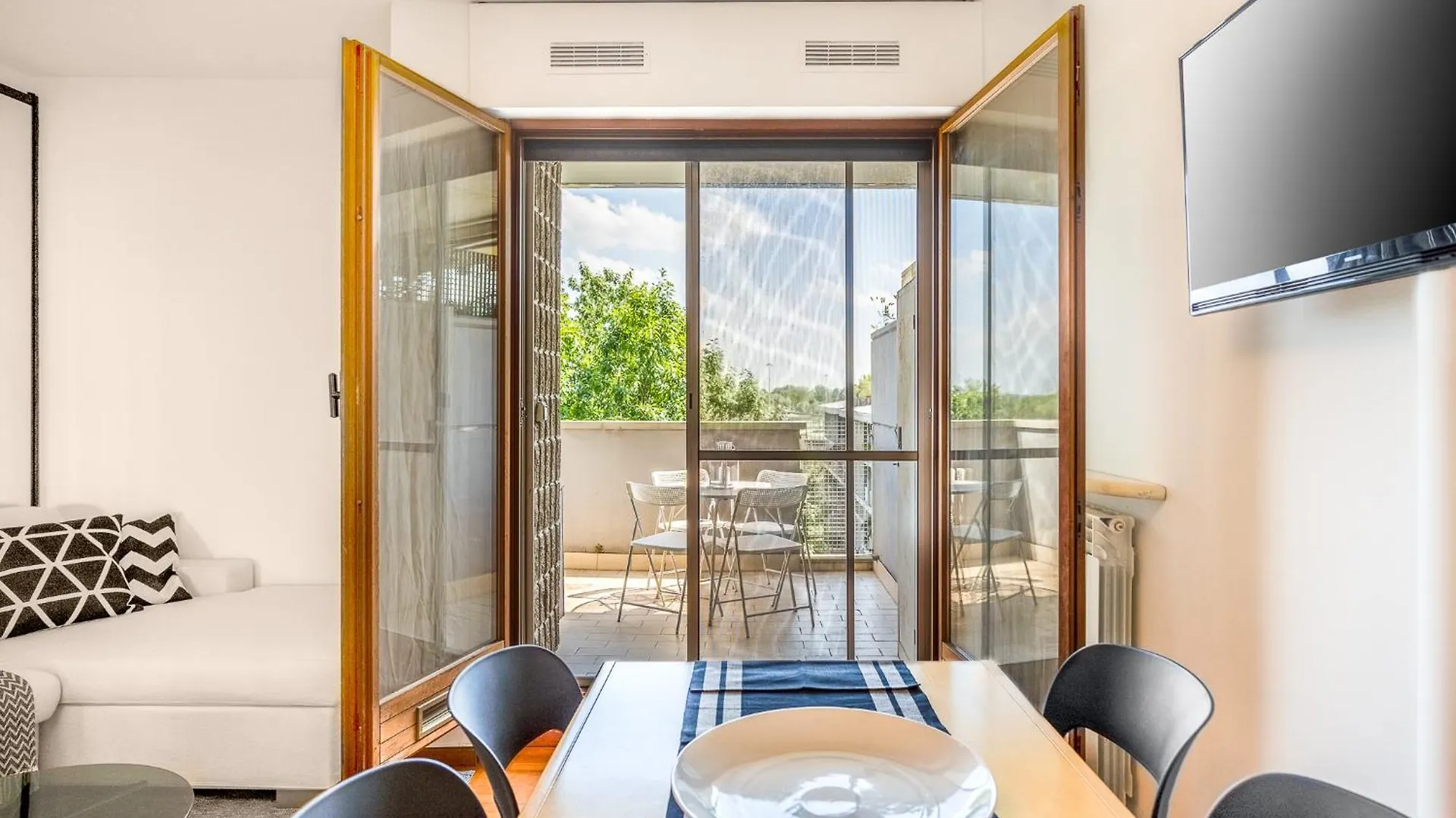 公寓 Quiet Home With Terrace - 20 Min From Milan Duomo 意大利