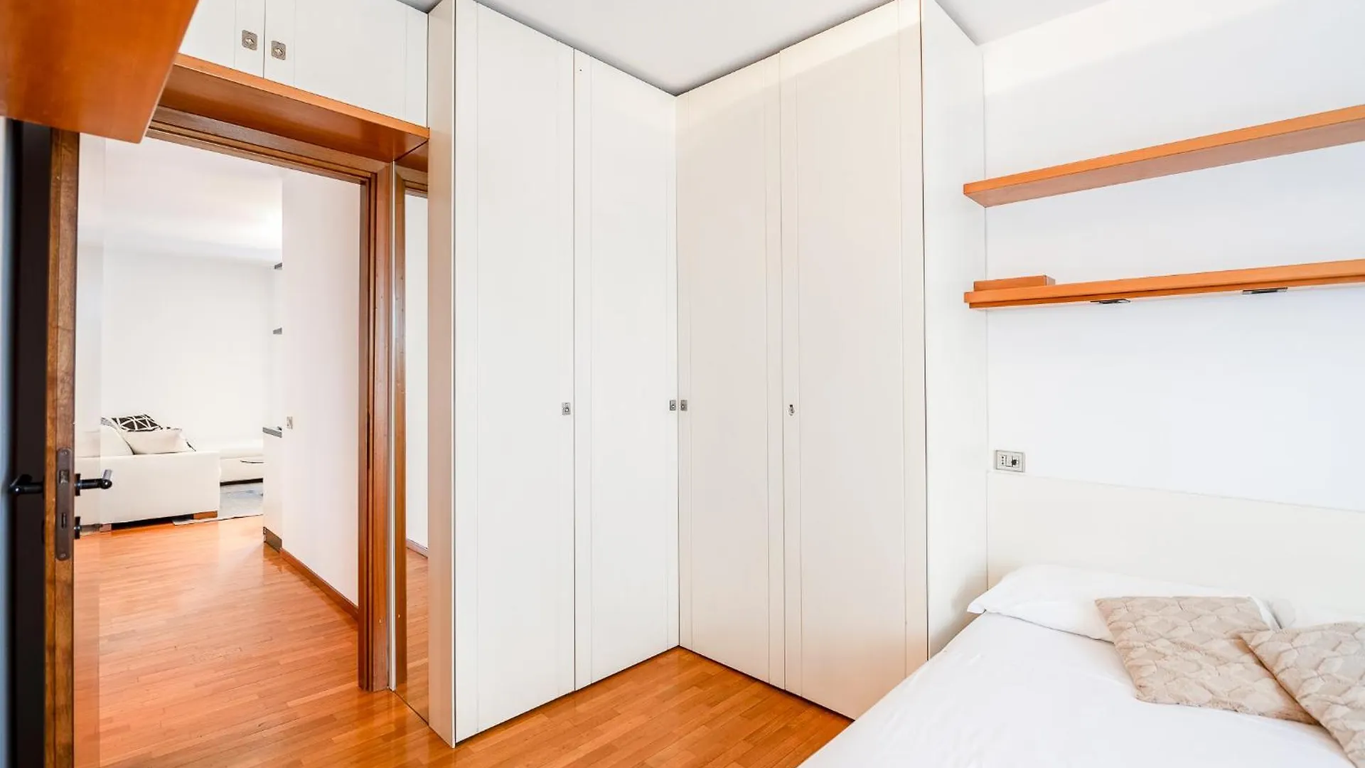 Quiet Home With Terrace - 20 Min From Milan Duomo איטליה