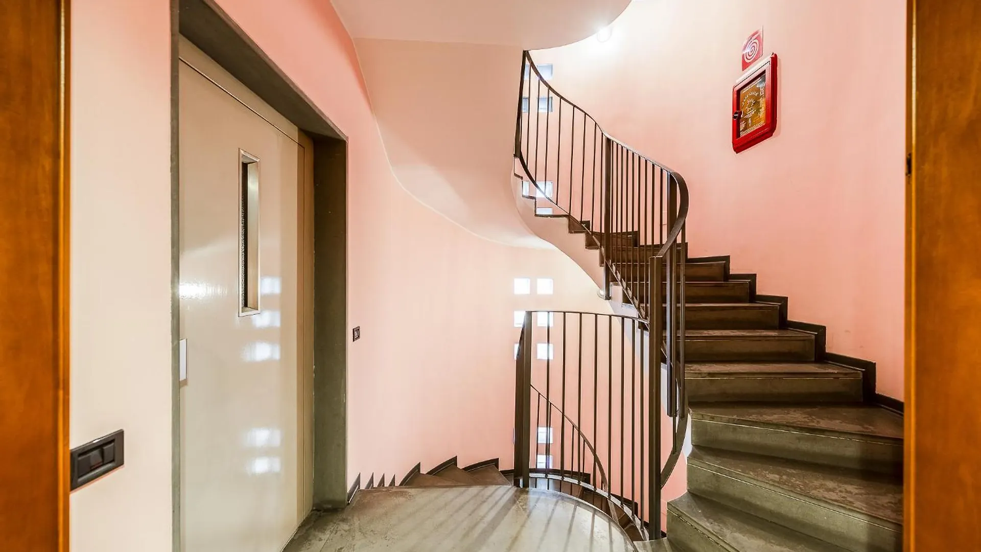Quiet Home With Terrace - 20 Min From Milan Duomo 0*,  Italien